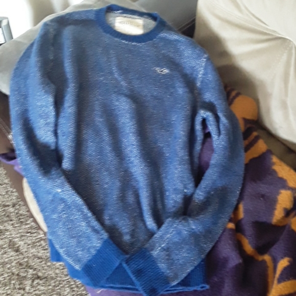 Holister Sweater - Picture 4 of 4